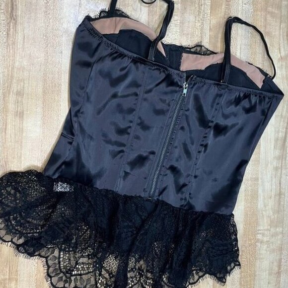 Sultry Satin & Lace Bustier Top – NWOT- Estimated Size S – MSRP $79 - Picture 13 of 14